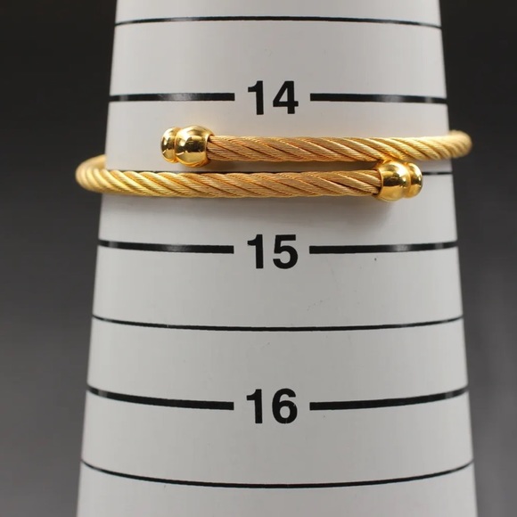 GUCCI Gold Luxury Bangle Bracelet Watch Vintage RARE - Picture 4 of 9